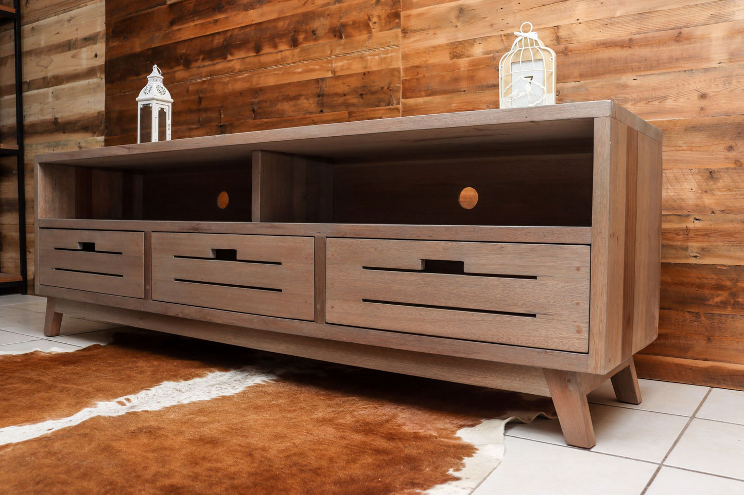 CAMPHILL ENTERTAINMENT UNIT: