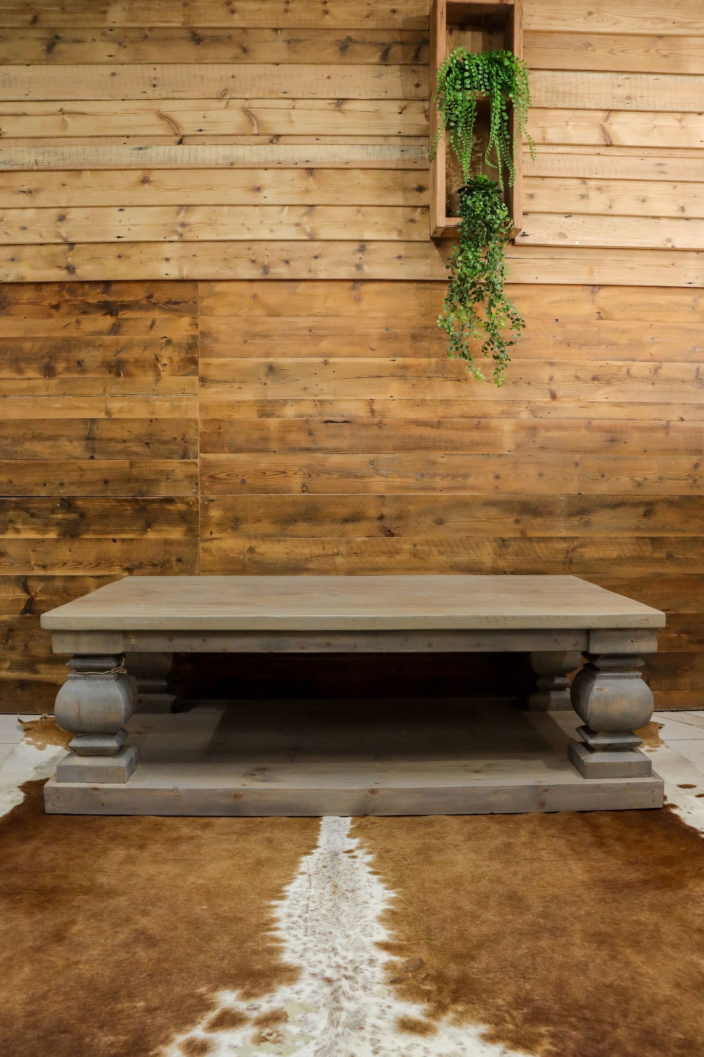 KRUGER FARMHOUSE COFFEE TABLE :