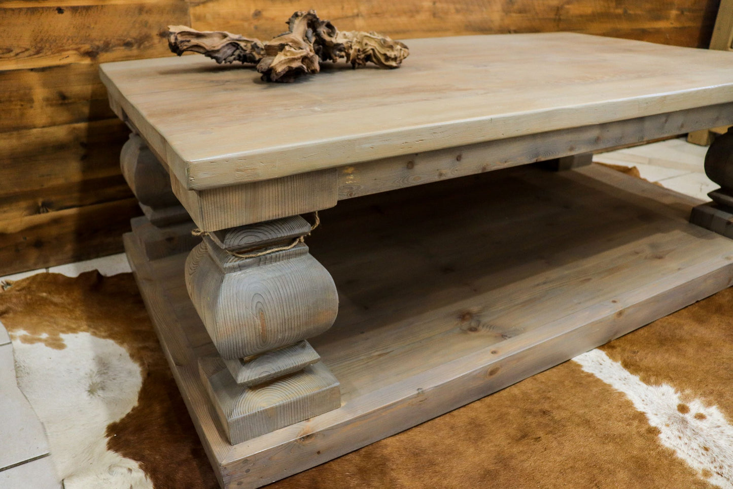 KRUGER FARMHOUSE COFFEE TABLE :