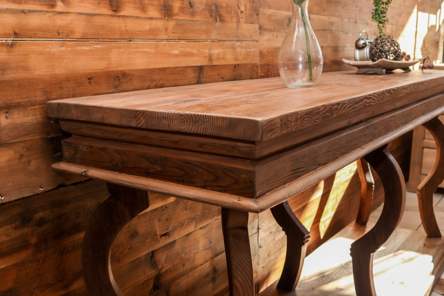 STEENBERG FARMHOUSE CONSOLE TABLE :